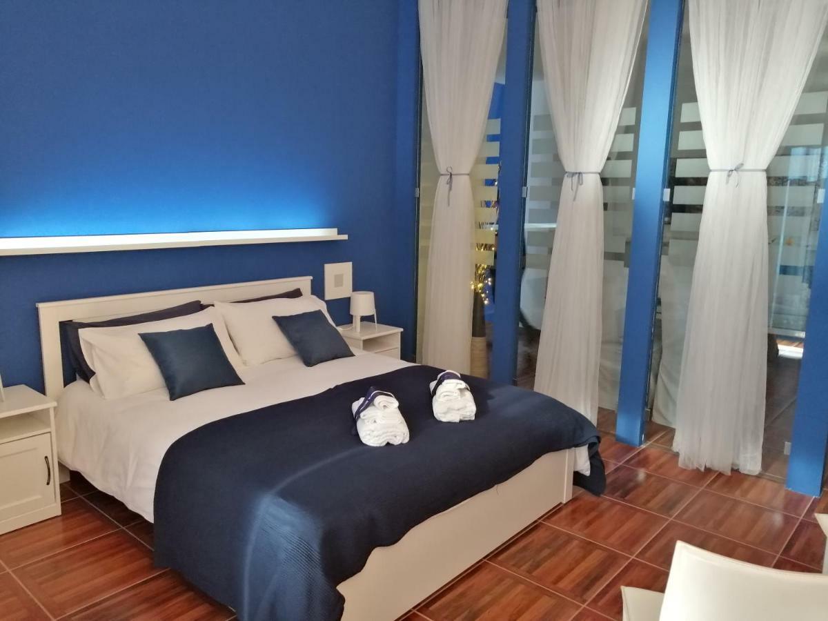 Casadamare Holiday Home Giovinazzo Eksteriør billede